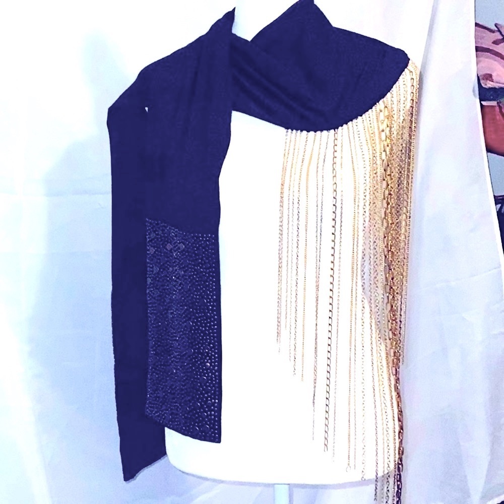 ❤️‍🔥NWOT❤️‍🔥Cecilia De Bucourt Versatile Scarf Black w/Gold Chains Adorned
